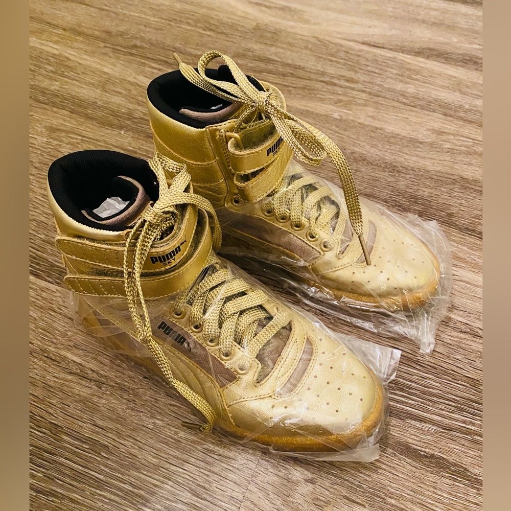 Puma sky high gold sneakers